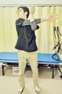 肩のストレッチ