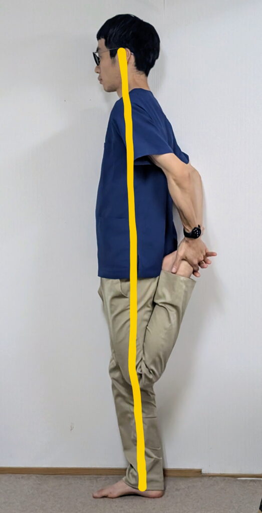 大腿直筋のストレッチ方法立位
